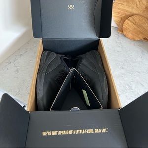 Clove Sneakers - All Black, Size 9